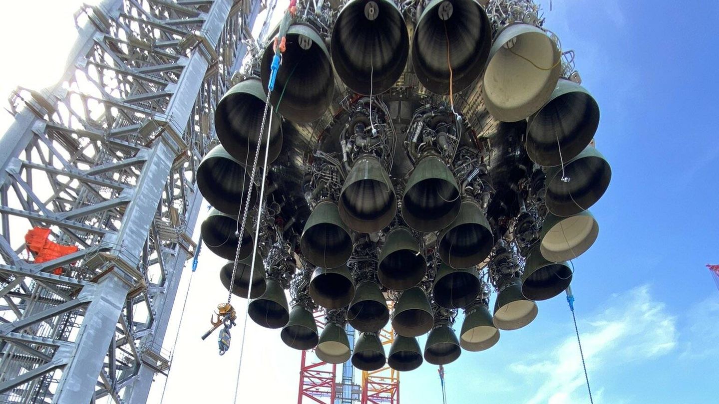 Los 29 motores Raptor del Super Heavy Booster. (SpaceX)