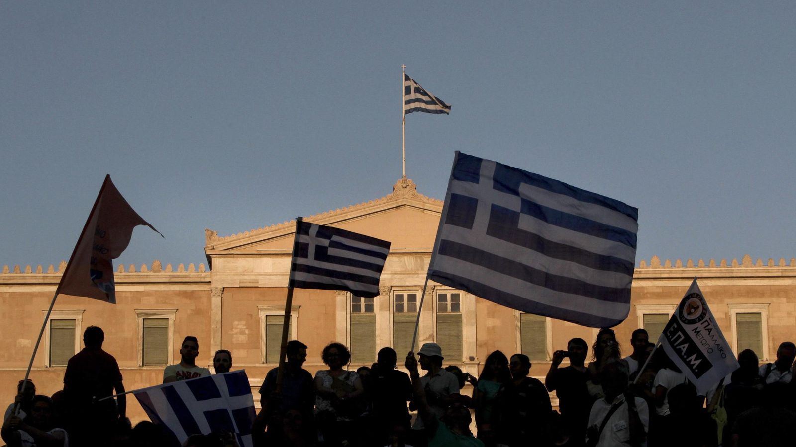 Foto: Manifestación frente al Parlamento griego. (Reuters)