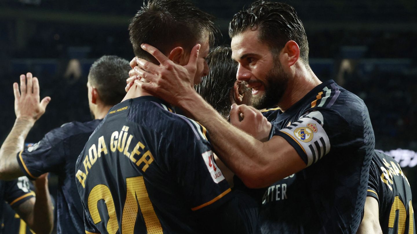 Arda Güler celebra su gol a la Real con Nacho. (Reuters/Vincent West)