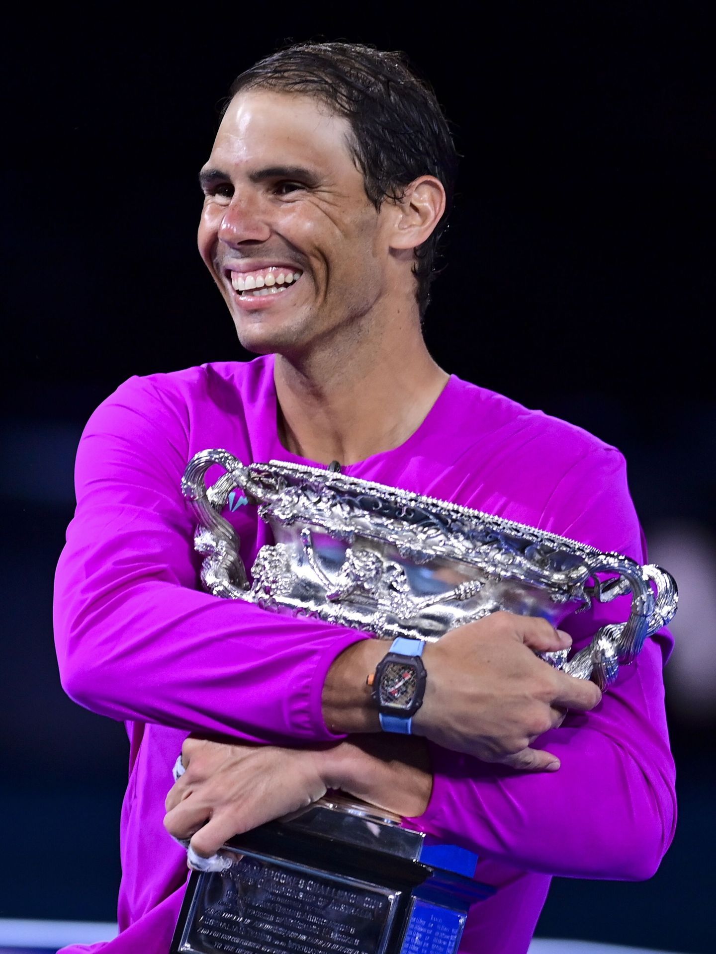 Rafa Nadal, tras ganar el Open de Australia. (EFE/Joel Carrett)