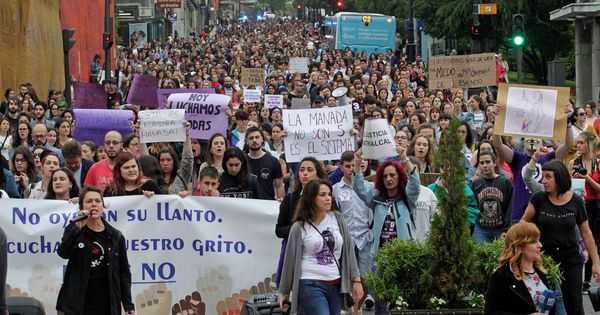 Foto: Manifestación en Avilés en la que participó una de las asociaciones feministas que han impulsado el taller. (EFE)