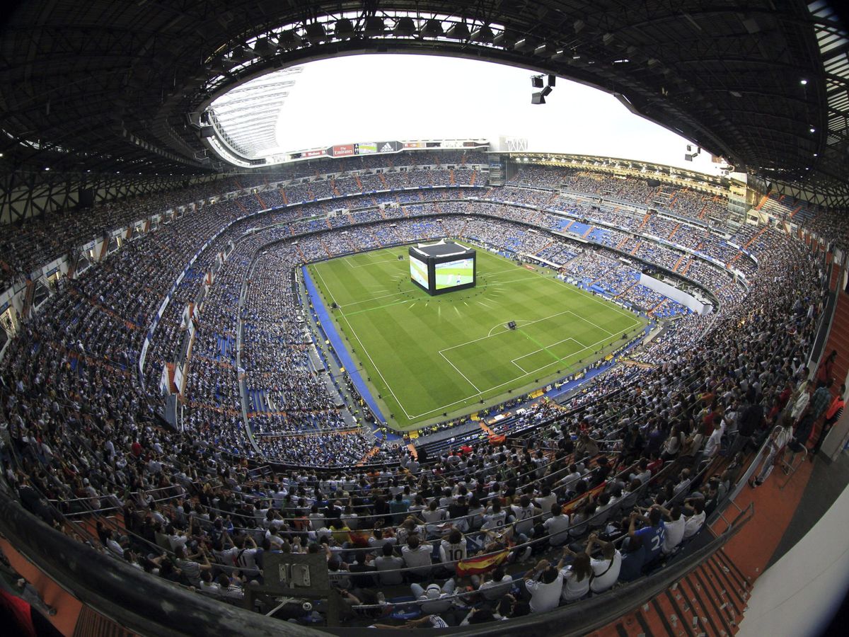 Foto: Gradas del estadio Santiago Bernabéu. (EFE/Alberto Martín)