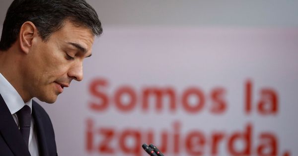 Foto: Pedro Sánchez, el pasado 15 de mayo en rueda de prensa en Ferraz tras su reunión con Mariano Rajoy en La Moncloa. (EFE)