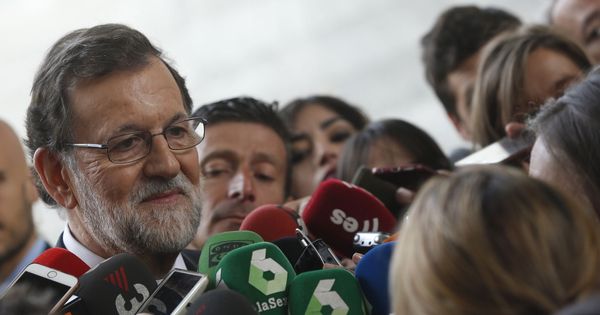 Foto: El presidente del Gobierno, Mariano Rajoy, a la entrada de la Asamblea de la CEOE (Efe)