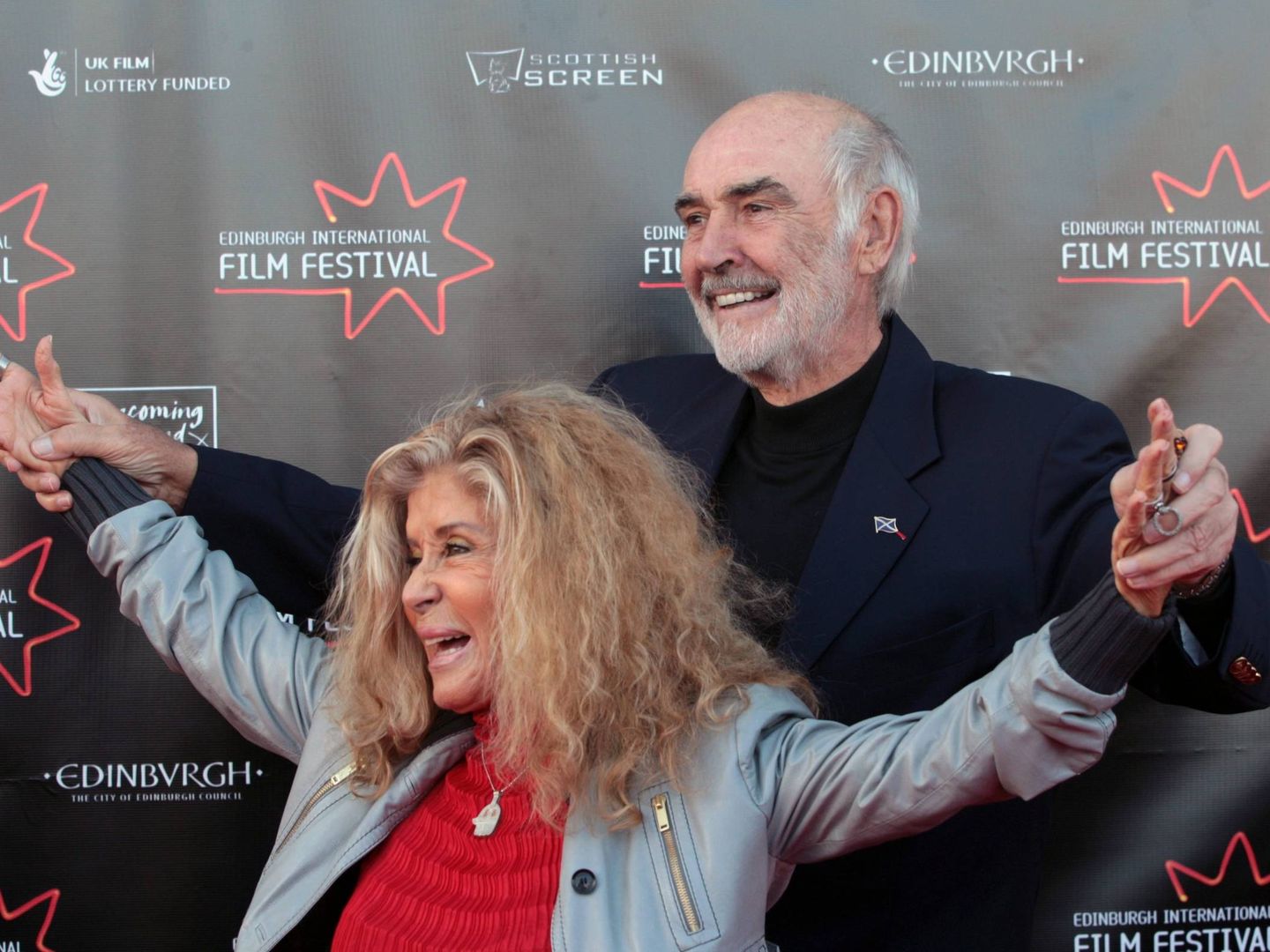 Sir Sean Connery y su mujer Micheline Roquebrune en el festival de cine de Edimburgo. (Cordon Press)
