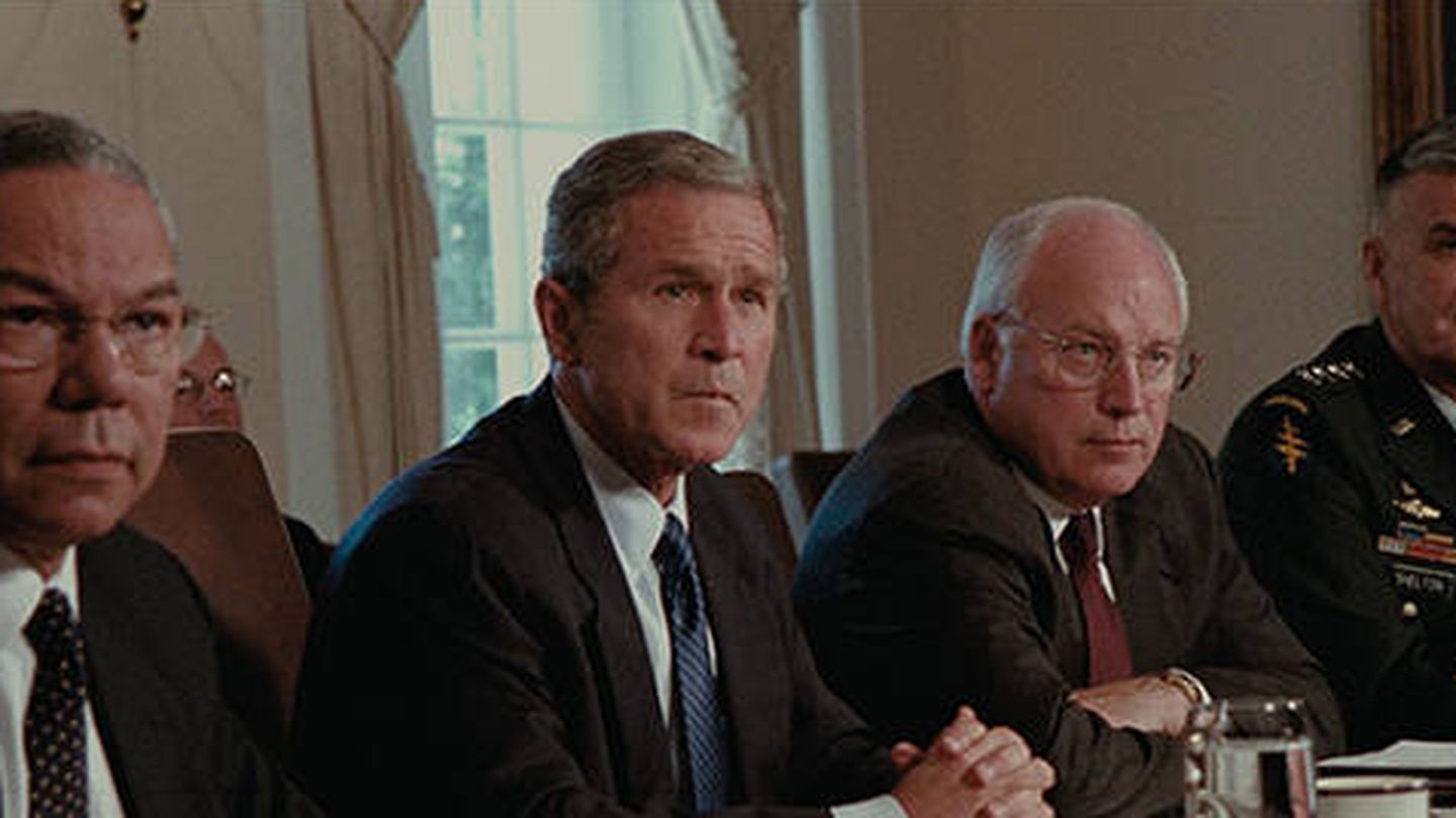 Powell, Bush, Cheney y el general Douglas Lute. (Netflix)