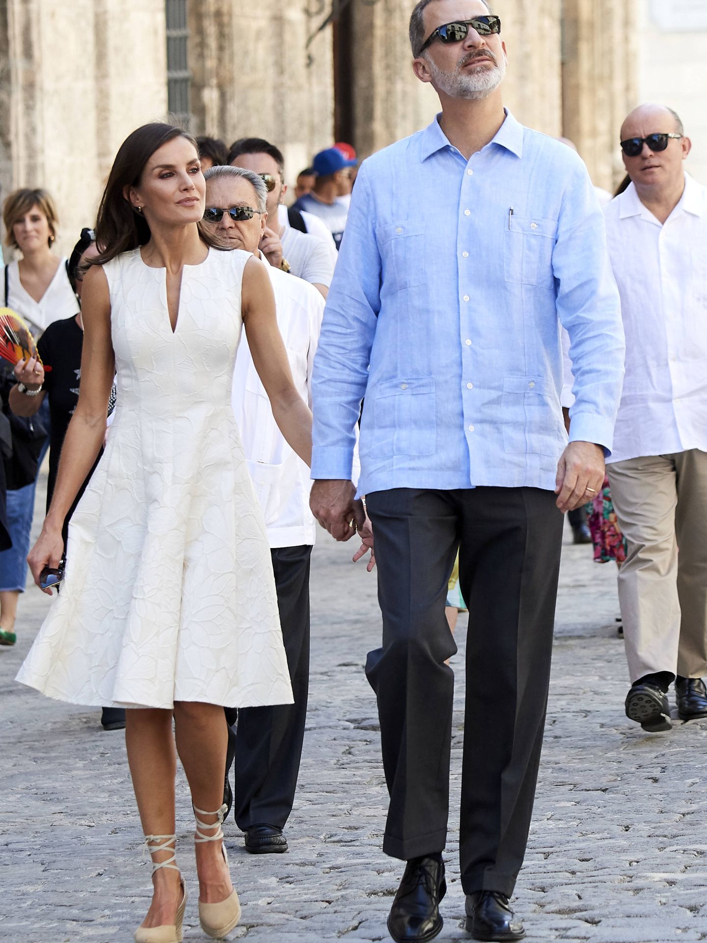 Los Reyes paseando por La Habana. (Getty)