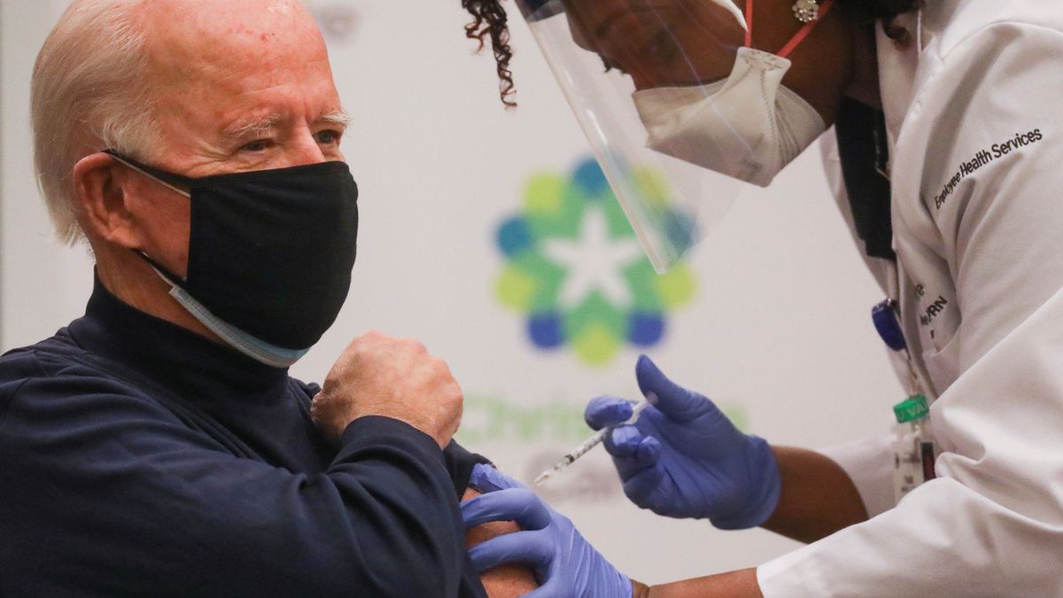 "Guerra" a la pandemia: Biden debe conseguir que EEUU deje de dar lástima