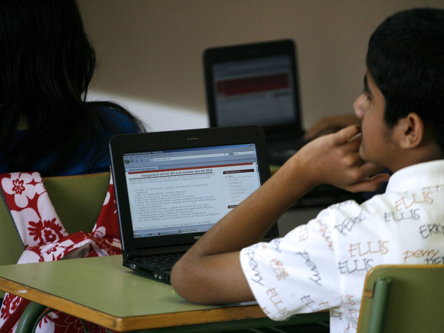 Un alumno, en un aula digital en Barcelona. (EFE)