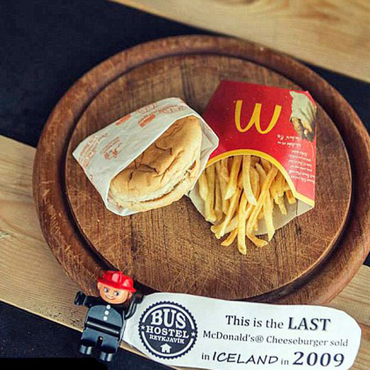 La última hamburguesa McDonald's que se vendió en Islandia, 1928 días  después