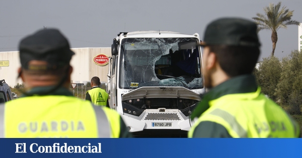 Un muerto y cuatro heridos en un choque entre un autobús y un coche en ...