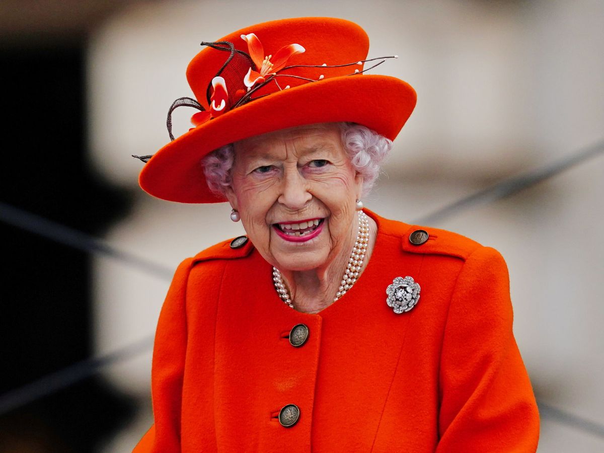Foto: Isabel II se enfrenta a las críticas por la oferta de trabajo en Buckingham. (Reuters)