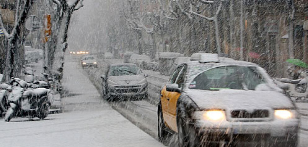 Foto: La nieve convierte Barcelona en una ratonera: tres horas para recorrer diez kilómetros