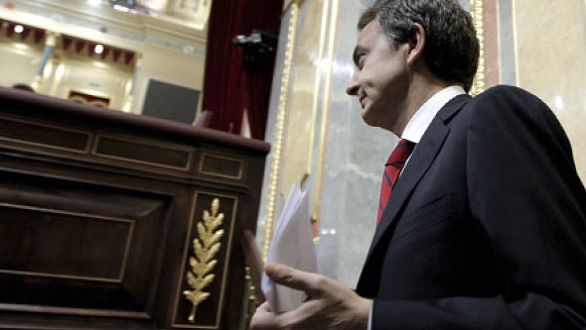 Ocho meses más de agonía: Zapatero insistirá mañana en agotar la legislatura