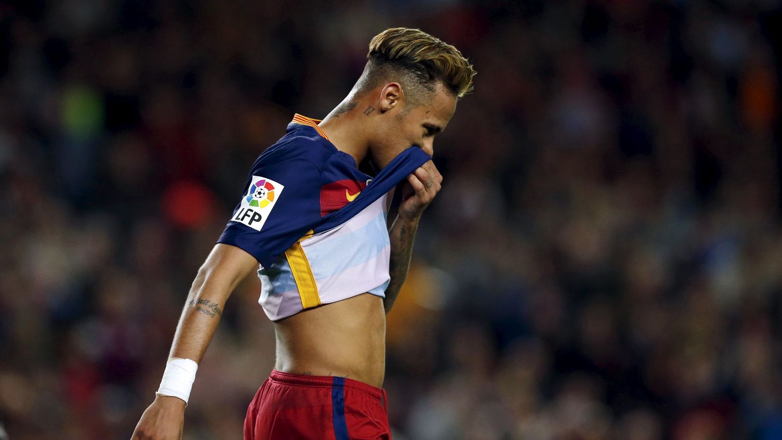 Foto: Neymar se ha derrumbado en los últimos tiempos, lo que ha pagado un Barcelona en caída libre (Reuters)