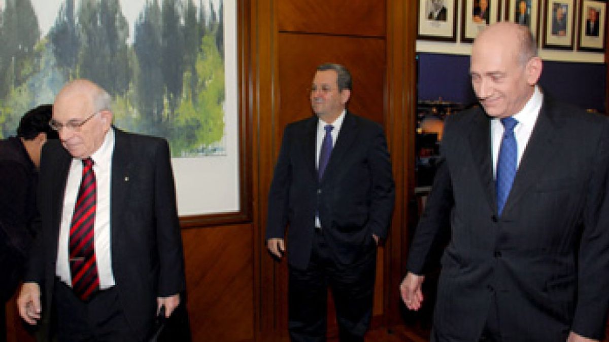 Olmert sale casi indemne del informe final sobre errores guerra Líbano 2006