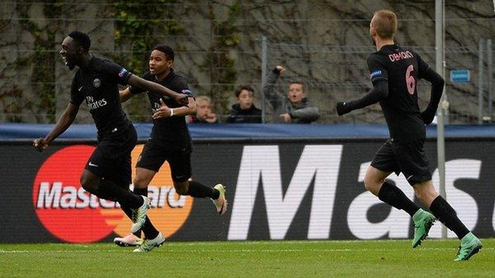 Foto: El PSG marcó dos goles que fueron definitivos en el tramo final del partido (FOTO: Uefa)