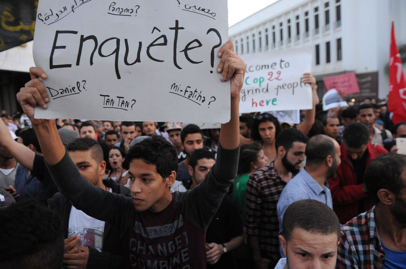 Foto: Marroquíes protestan en Rabat por la muerte de Mohcine Fikri, el 30 de octubre de 2016 (Efe).