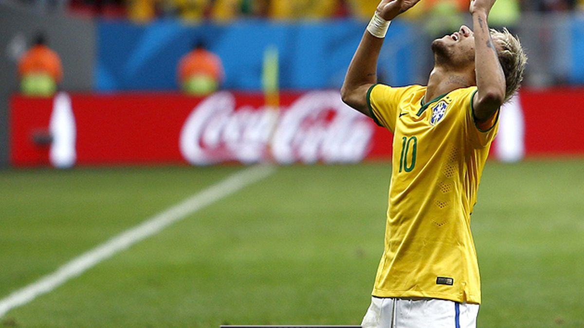 Neymar sigue honrando la '10' de Brasil y da fe a la anfitriona con dos goles más