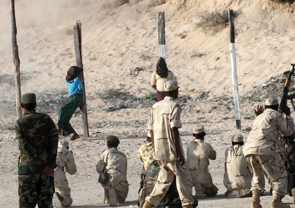 Foto: El Gobierno somalí ejecuta a dos soldados, en agosto de 2011, en una de las peores crisis alimentarias de su historia. (Reuters)