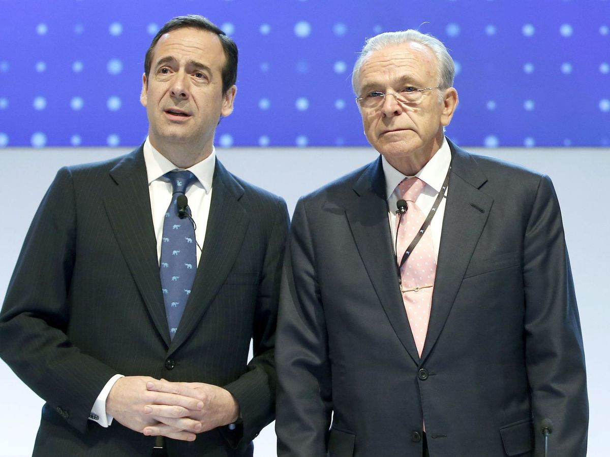 Foto: Isidre Fainé (d), presidente de la Fundación Bancaria la Caixa, y Gonzalo Gortázar (i), CEO de CaixaBank. (EFE)
