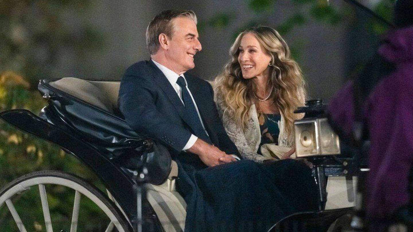 Chris Noth y Sarah Jessica Parker en 'And Just Like That'. (HBO)