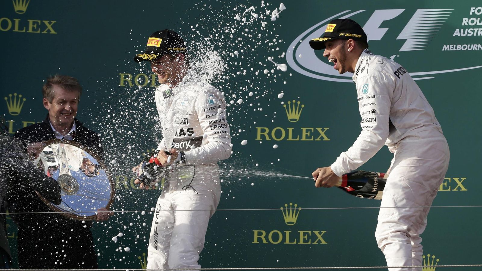 Foto: Lewis Hamilton ganador del GP de Australi, segundo su compañero Nico Rosberg (Reuters)