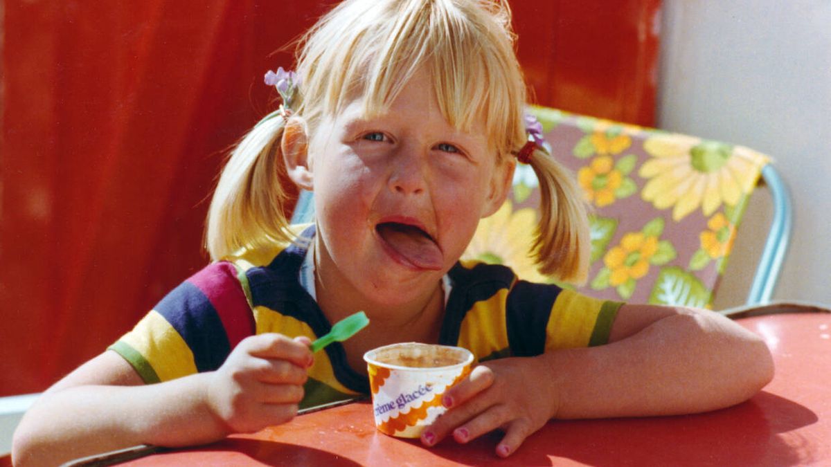 Psicología social del helado: ¿por qué no podemos parar de comerlo?
