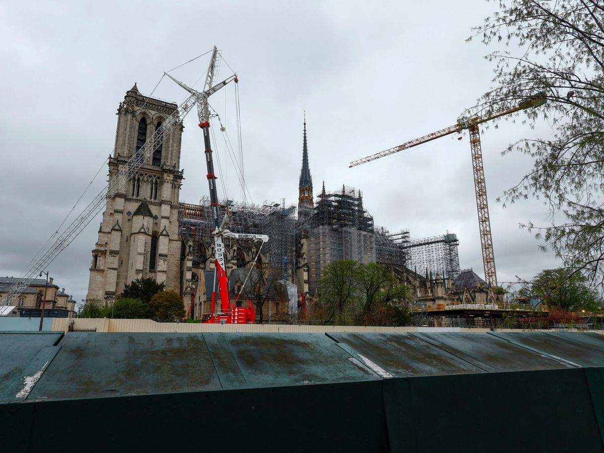 Foto: ¿Cuándo se podrá visitar la catedral de Notre-Dame de París tras el incendio? La fecha planificada para su reapertura (REUTERS/Gonzalo Fuentes)