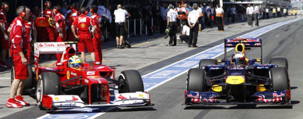 Foto: Ferrari frente a Red Bull y Lotus: nunca se entrena a gusto de todos