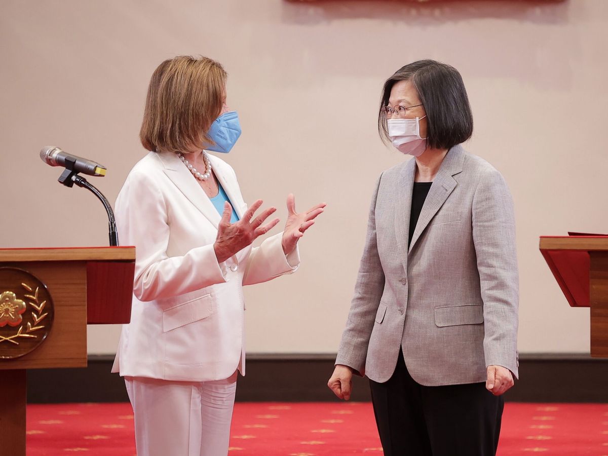 Foto: Nancy Pelosi hablando con Tsai Ing-wen. (EFE/EPA)