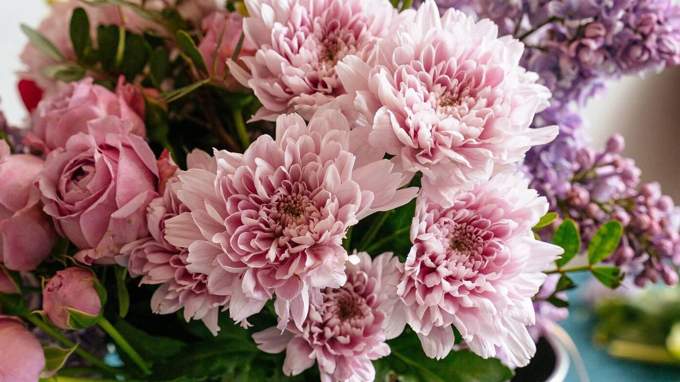 Foto: Díselo a tu madre con flores y algún detalle consistente más. (Cortesía)