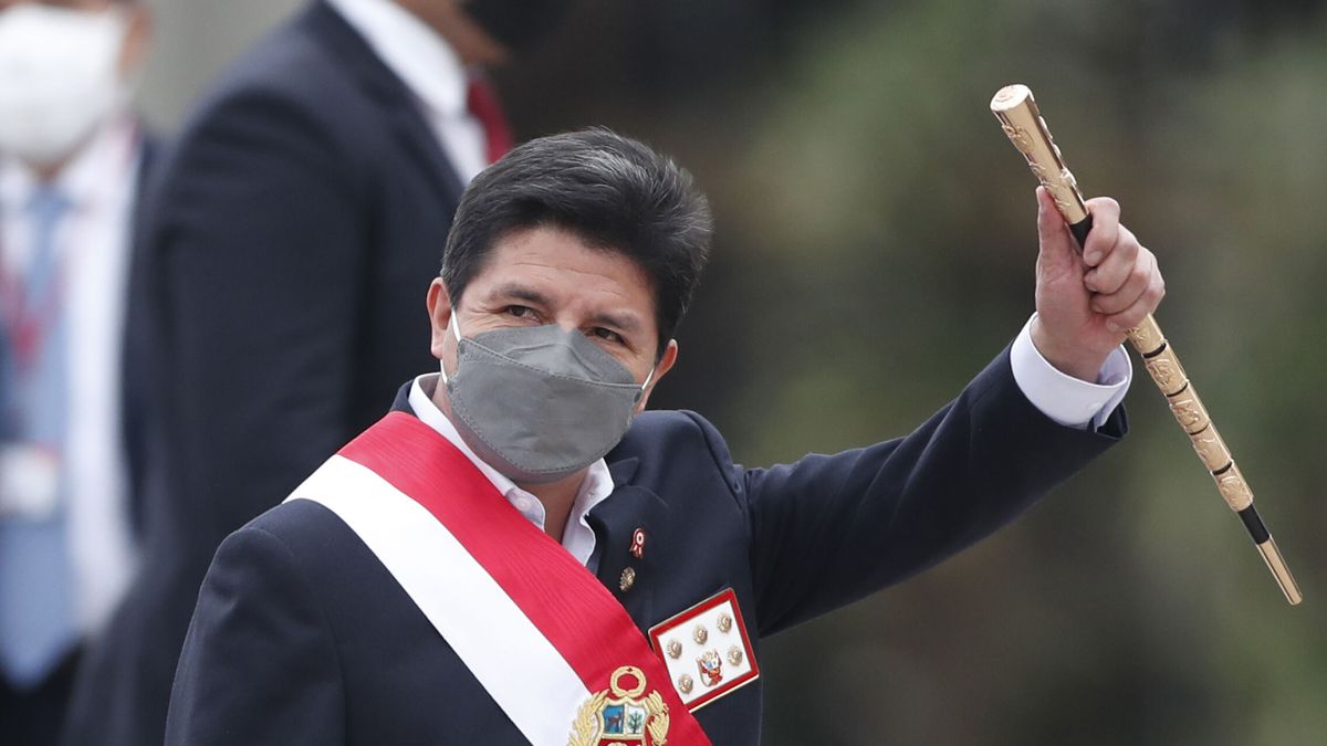 Perú deniega el permiso a su presidente para acudir a la investidura de Gustavo Petro