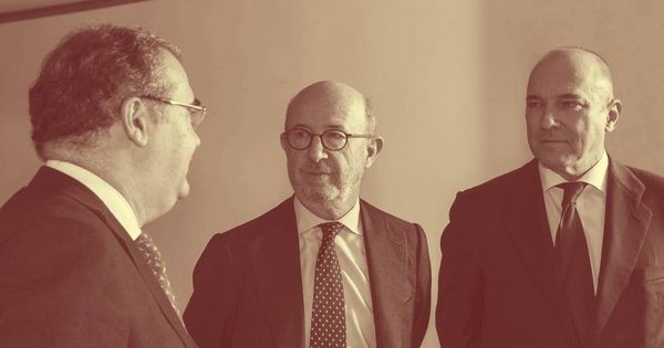Foto: De izda. a dcha.: Ángel Ron, Emilio Saracho y Pedro Larena, exdirectivos del Popular. (Europa Press)