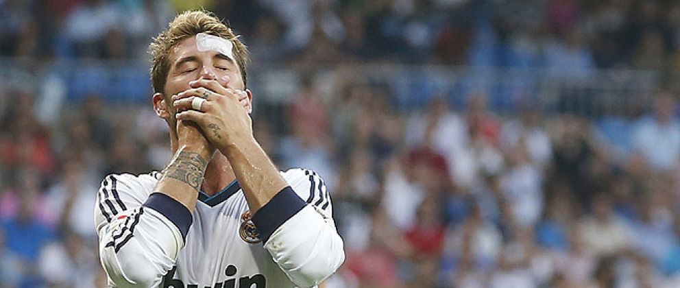 Foto: Las alarmas saltan en el Bernabéu por la guerra que mantienen Mourinho y Sergio Ramos