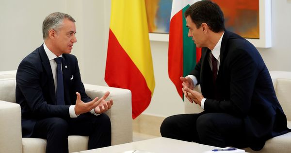 Foto: Pedro Sánchez e Iñigo Urkullu, durante su reunión este 25 de junio en el palacio de la Moncloa. (EFE)