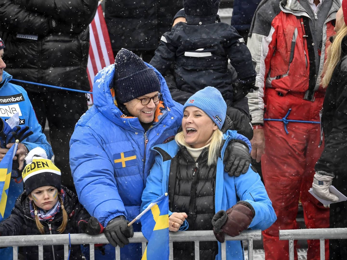 Mette-Marit y Daniel Westling durante los campeonatos de esquí alpino en Suecia. (Cordon Press)