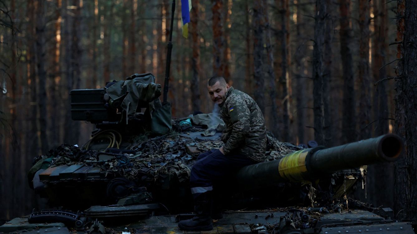 Foto: Un soldado ucraniano en la región de Járkov.  (Reuters/ Clodagh Kilcoyne)