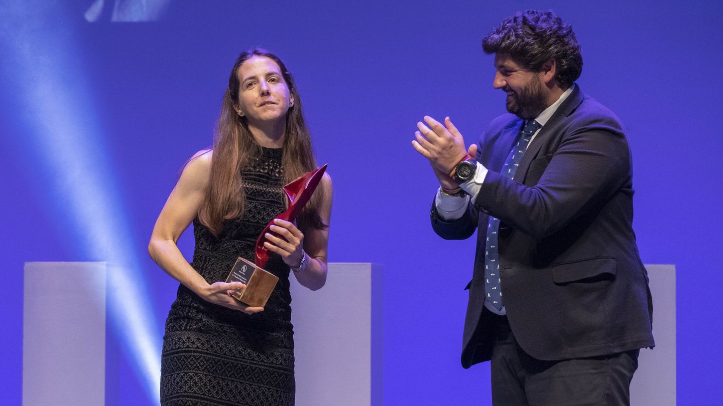 María Dolores Martínez Madrona, recogiendo el premio a la mejor deportista de 2021. (EFE/Marcial/Guillén)