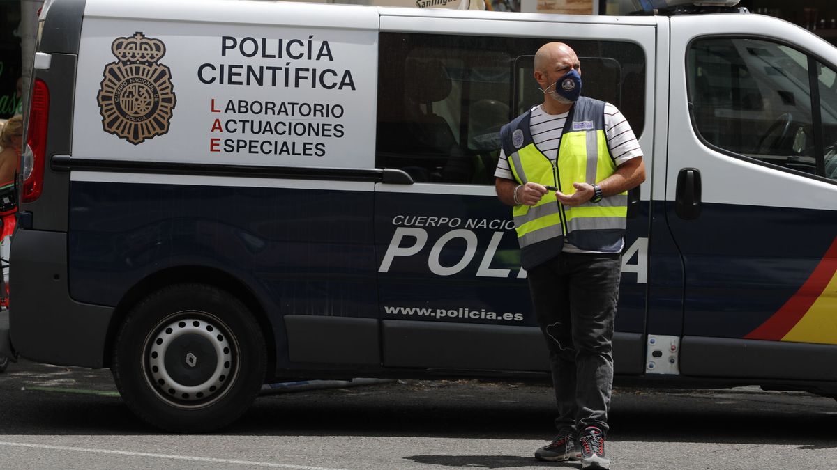 Hallan en Málaga el cuerpo sin vida de una mujer dentro de una alcantarilla 