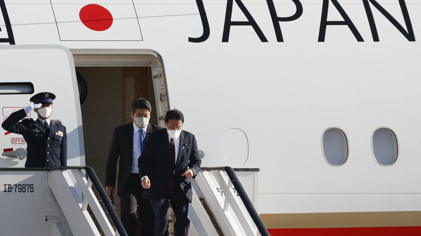 El primer ministro de Japón, Fumio Kishida, a su llegada a Madrid. (EFE/Lavandeira jr)
