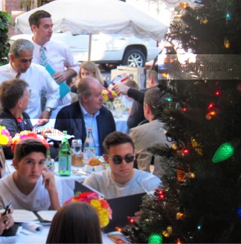Foto: Don Juan Carlos en el restaurante The Ivy en Beverly Hills (Vanitatis)