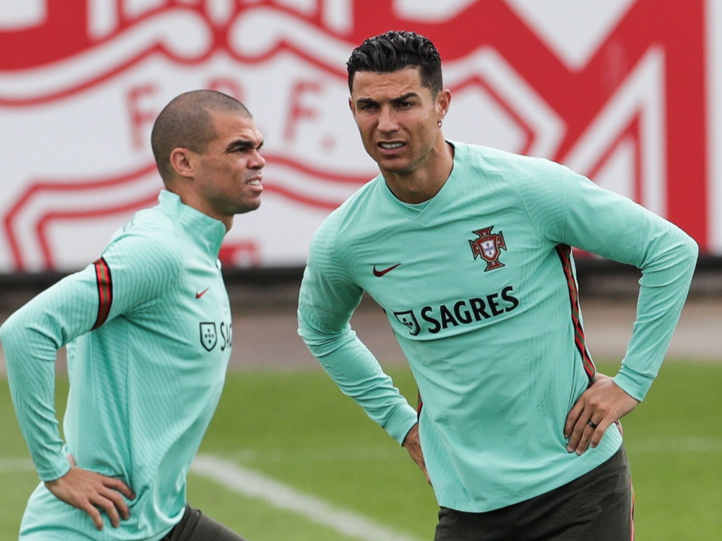 Cristiano Ronaldo y Pepe en un entrenamiento de la Selección 