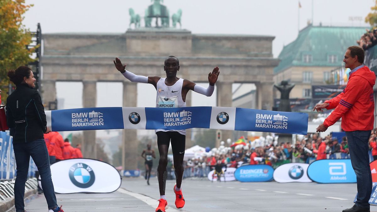 Kipchoge gana el maratón de Berlín, pero se queda a 34 segundos del récord del mundo