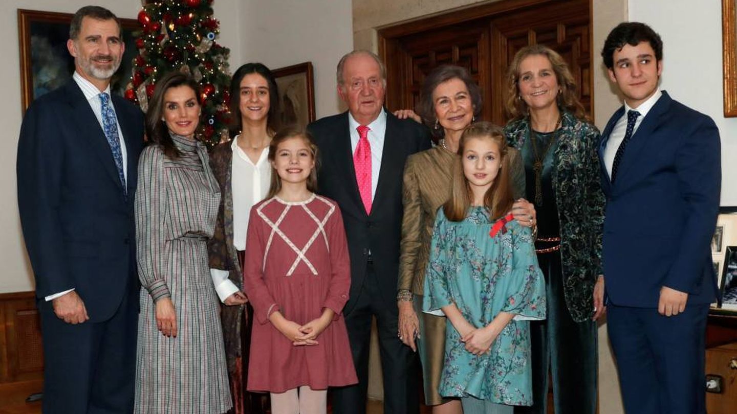 Fotografía del almuerzo familiar en el Palacio de la Zarzuela con motivo del 80 aniversario de Don Juan Carlos. (Casa Real)