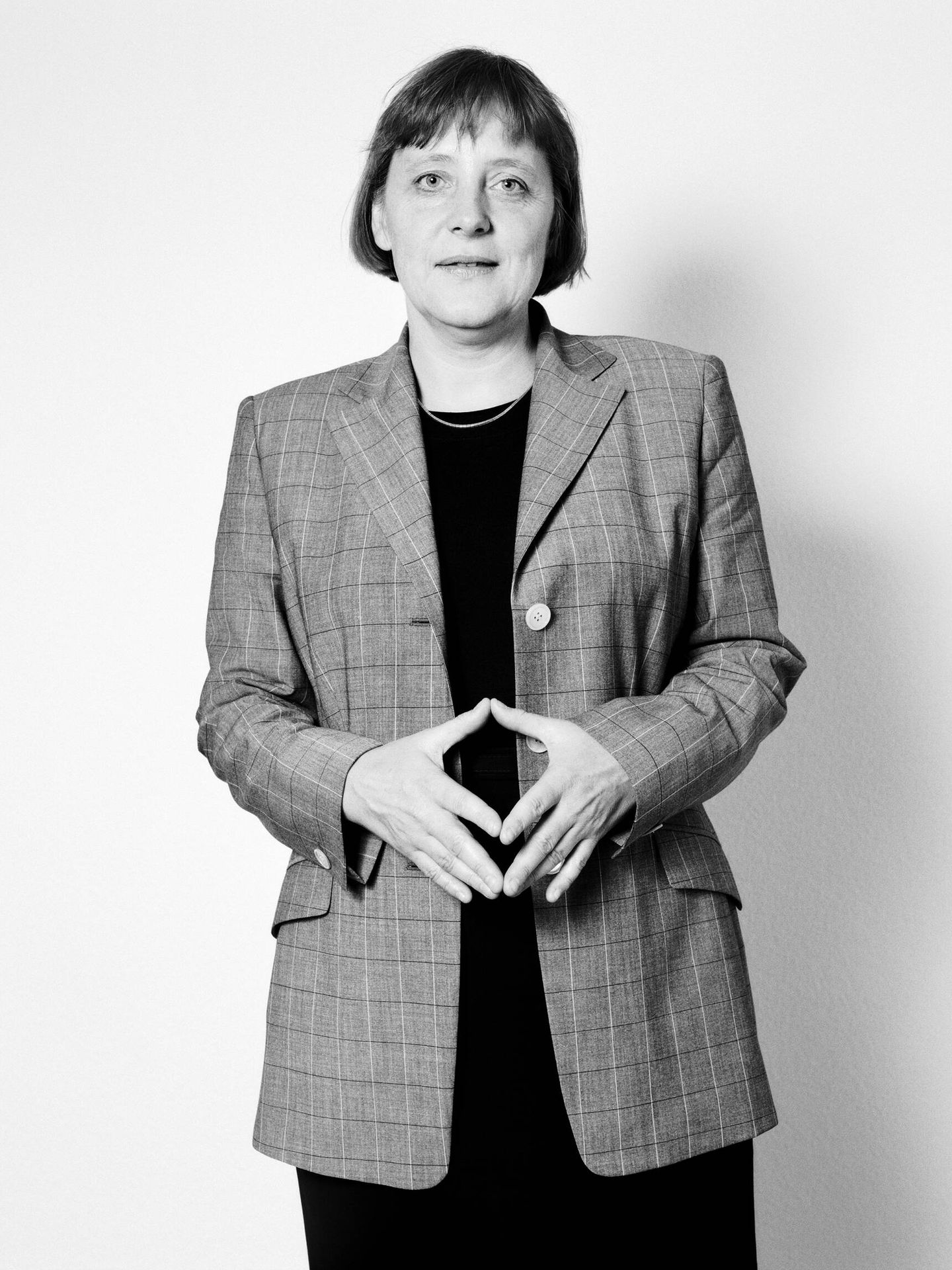 El 'diamante de Merkel' formado con sus manos, en 1998. (Koelbl/Taschen)