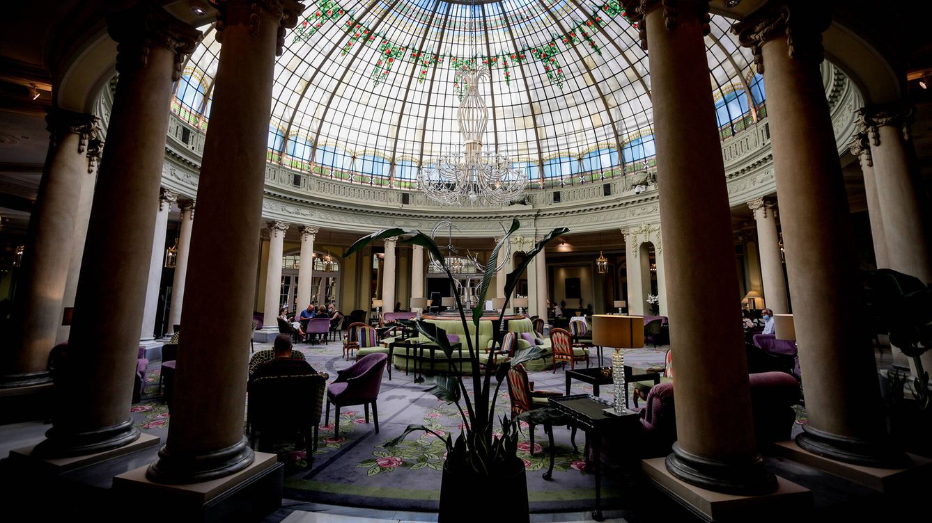 Foto: La Rotonda del Westin Palace, un lugar emblemático del gran lujo hotelero madrileño. (Europa Press/Ricardo Rubio)