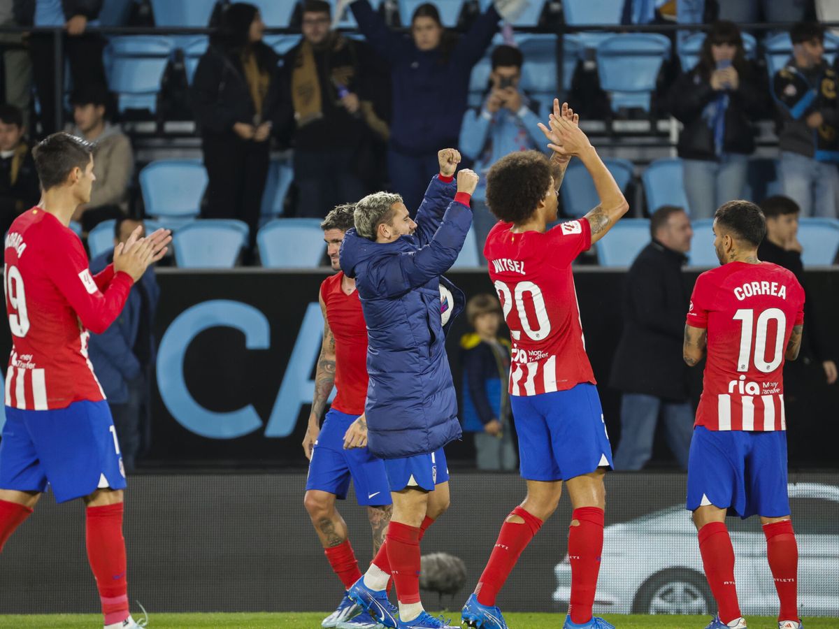 Foto: Los jugadores del Atlético de Madrid celebran su victoria contra el Celta de Vigo. (EFE/Lavanderia)