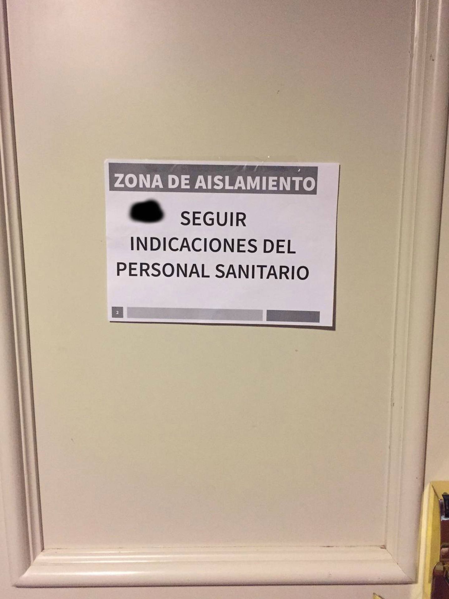 Una de las seis habitaciones en el hotel en aislamiento completo en las que, supuestamente, se encuentran los seis italianos que están siendo monitorizados. (Foto: EC)