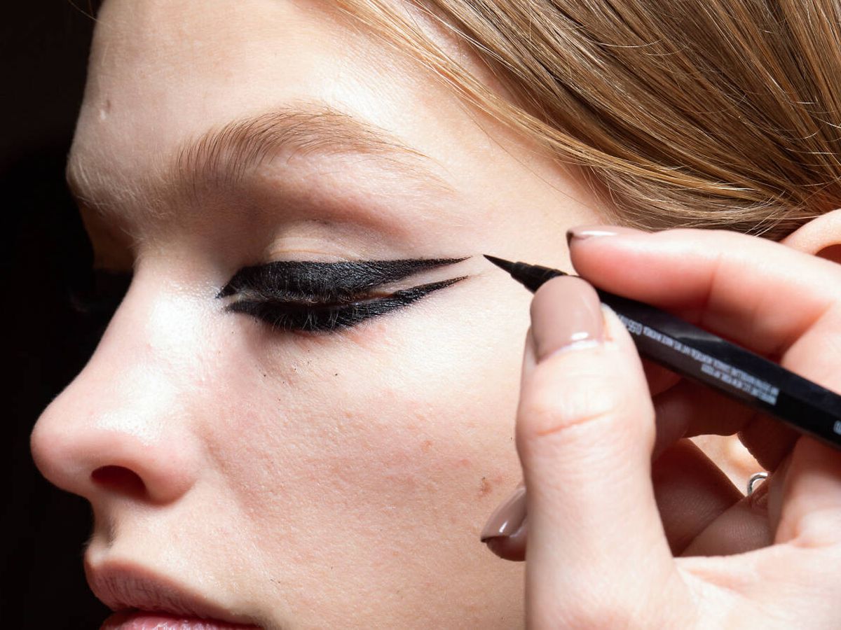 Foto: La tinta de un eyeliner es determinante a la hora de evaluar su duración o comodidad. (Launchmetrics Spotlight)